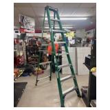 NEW Louisville Ladder FS4008 Fiberglass 8