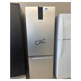 NEW Whirlpool 24" 12.7cf Refrigerator/Freezer