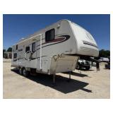 *2004 Prowler Lynx Gooseneck