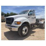 *2000 Ford F-650 Semi Truck