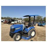 Nee Holland Boomer 24 Yard Tractor w/Belly Mower