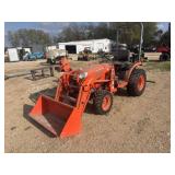 Kubota B2320 4WD w/LA304 Loader/Bucket