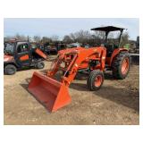 Kubota M5700 Utility Special 2WD w/5600 Loader