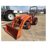 Kubota L3301 4WD HST w/LA525 Loader/Bucket