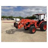 Kubota M4800 HST 4WD w/Loader/Hay Spear