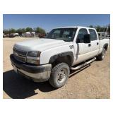 *2005 Chevrolet 2500 Crew Cab w/Tommy Gate