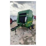 John Deere 458 Round Baler