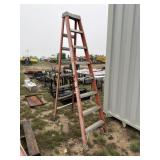 8ï¿½ Fiberglass Ladder