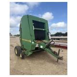 John Deere 466 Round Baler