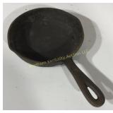 6 1/2 inch no name cast iron skillet marked 3G1