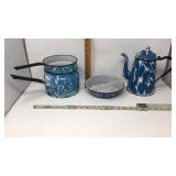 4 pieces of enamel coffee pot, double boiler and