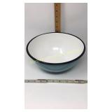 Enamel bowl, pot and ten inch lid and two