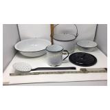 6 pieces of enamel. Wash pan, pot, cup, small