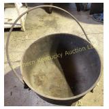 Gatemarked #20 cast iron pot, 22'x14'.