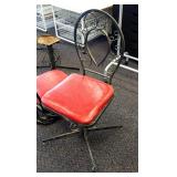 4 Metal frame/ice cream parlor chairs.