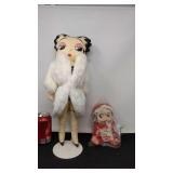 2 Betty Boop dolls.