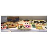 Large lot of 45s . Various artist. See photos.