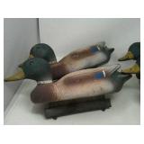 4 matching Flambeau duck decoys.