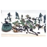 Assorted soldiers and equipment. Plastic.