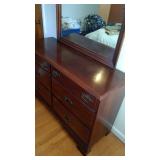 Dresser with mirror, 6 drawers. Matches lots 578,