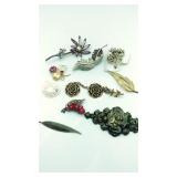 Assorted brooches