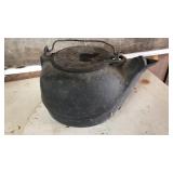 Cast-iron tea kettle with gate mark bottom also