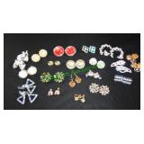 Jewelry: Clip Earrings in many Colors & Shapes