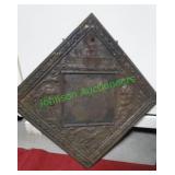 Wood embossed wall hanging Washington & Lincoln