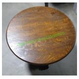 Beautiful Oak Side Table-WOW Claw Feet