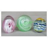 lot three small paperweights