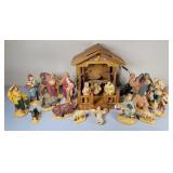 Nativity Manger 17 piece figurines