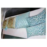 Throw pillows leopard & Asian design