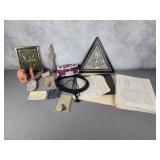 Egyptian dï¿½cor, Bastet cats, clock, Mummy statue