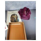 Bathroom towel set, King Tut book