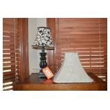 Lamp with shade & extra shade. 18" tall
