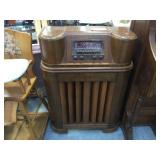 Philco cabinet radio 28x12x40