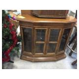 2 door curio cabinet with glass shelves missing a