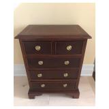 5 drawer night stand 20x13x26