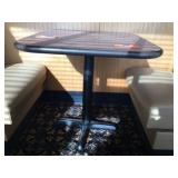 Pedestal table 30 x 30 x 30