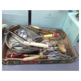 Asst kitchen utensils