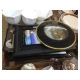 Assorted framed pictures / decorators