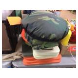 Heat seats / bleacher seat pads