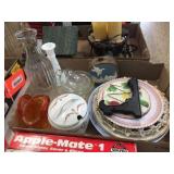 Plates, vases & assorted decorators