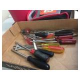 Screwdrivers, pliers & adjustable wrenches