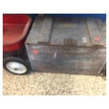 Blumer wood covered crate