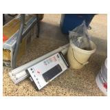 Florescent shop light 40", power strip, asst