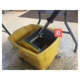 Mop bucket w/squeegee