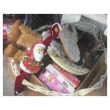 Puzzles, planter & assorted decorators