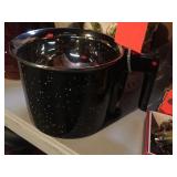 Cookie jar & handled pot