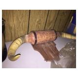Horns 20" wide